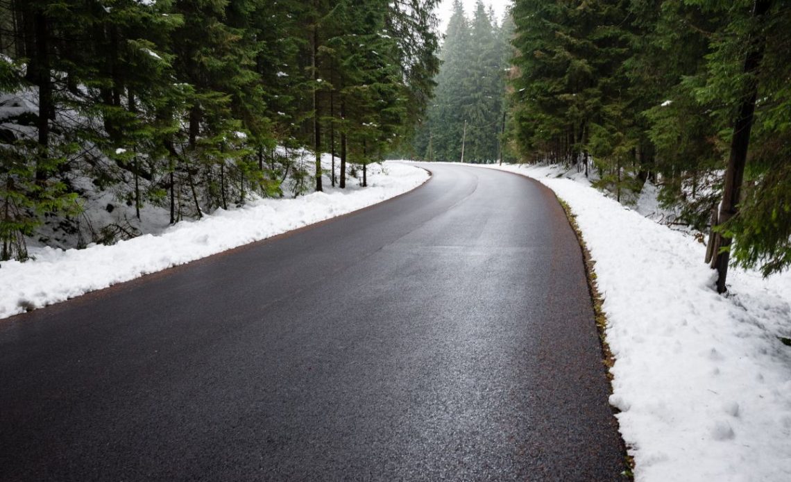 Czarny lód poślizg