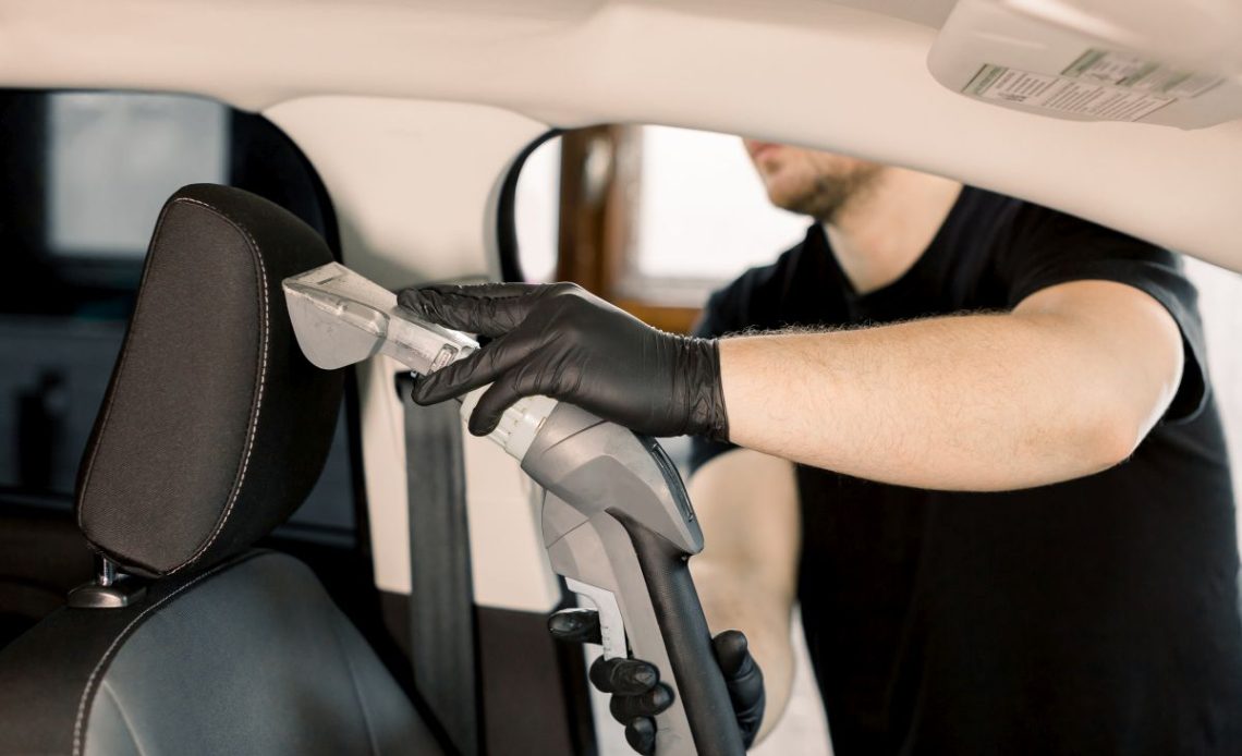 Czyszczenie tapicerki samochodowej