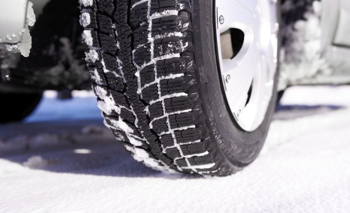 Opony na zimę wąskie czy szerokie